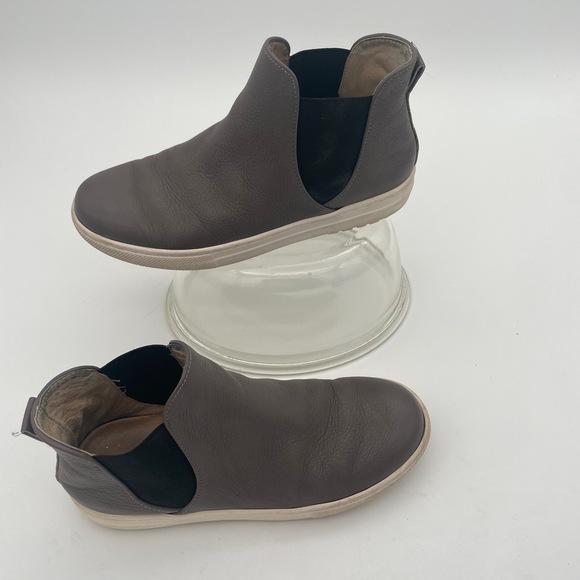 J/slide Gray Slip On Bootie boot Supple Leather Elastic Panel Womens Shoes 6 - Picture 2 of 12